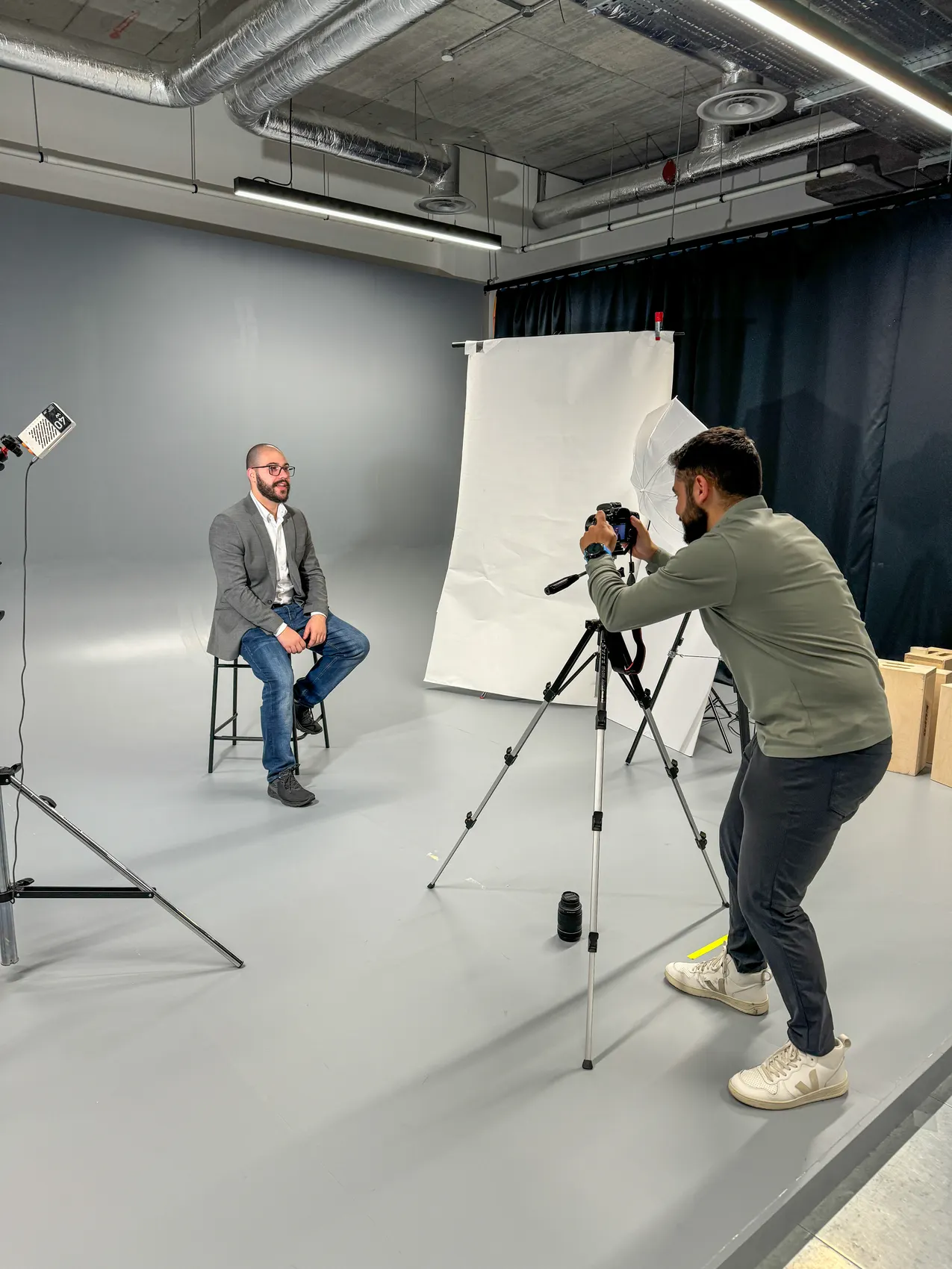 Sesión de retratos en curso en el estudio
